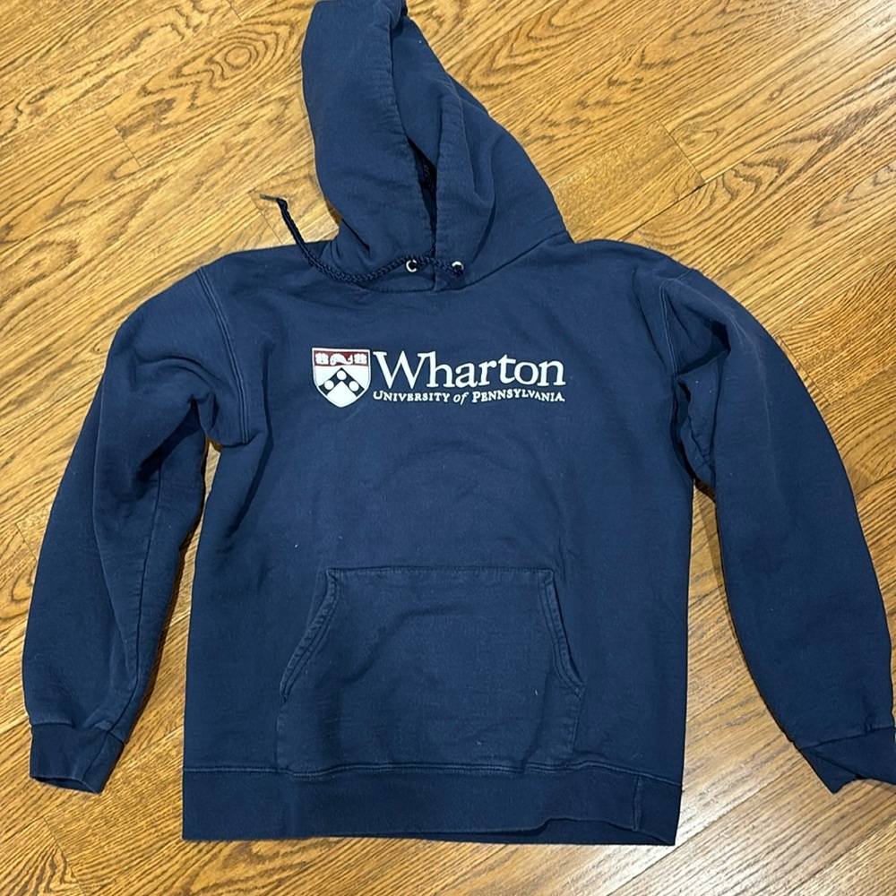 Ivy Sport wharton Univ of Penn small hoodie.